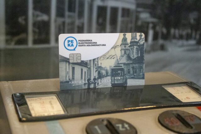 125 lat tramwaju elektrycznego w Poznaniu: od dziś w sprzedaży okolicznościowa karta PEKA, a w niedzielę – parada tramwajów