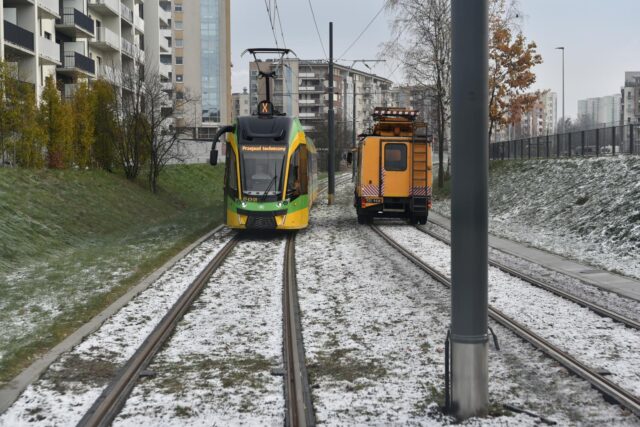 Przejazdy techniczne po nowym torowisku na trasie kórnickiej - tramwaj i wóz techniczny