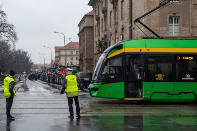 Rolnicy zapowiadają protest na ulicy Roosevelta. Ma się odbyć w środę,  8 maja br.