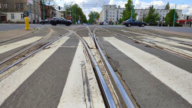 Ulica Hetmańska: Wymiana zwrotnic na węźle i nawierzchni na przejeździe tramwajowym