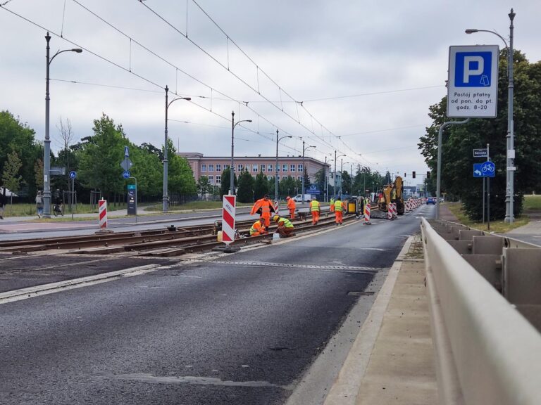 Remont torowiska na ulicy Kórnickiej