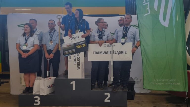 Zwycięzcy na podium